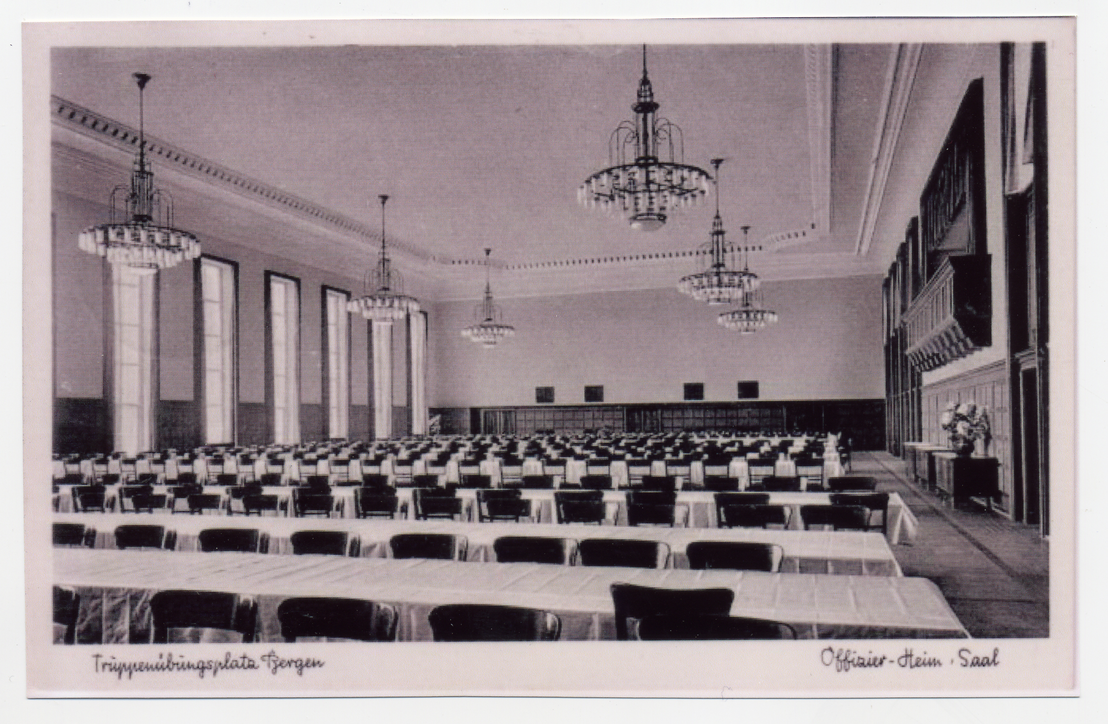 Postkarte des Festsaals im Offiziersheim des Truppenlagers Belsen, eingeweiht 1937. Sammlung Hinrich Baumann