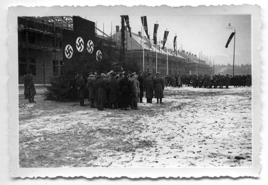 Topping out ceremony at the Belsen military base, December 1935. City Archives Bergen