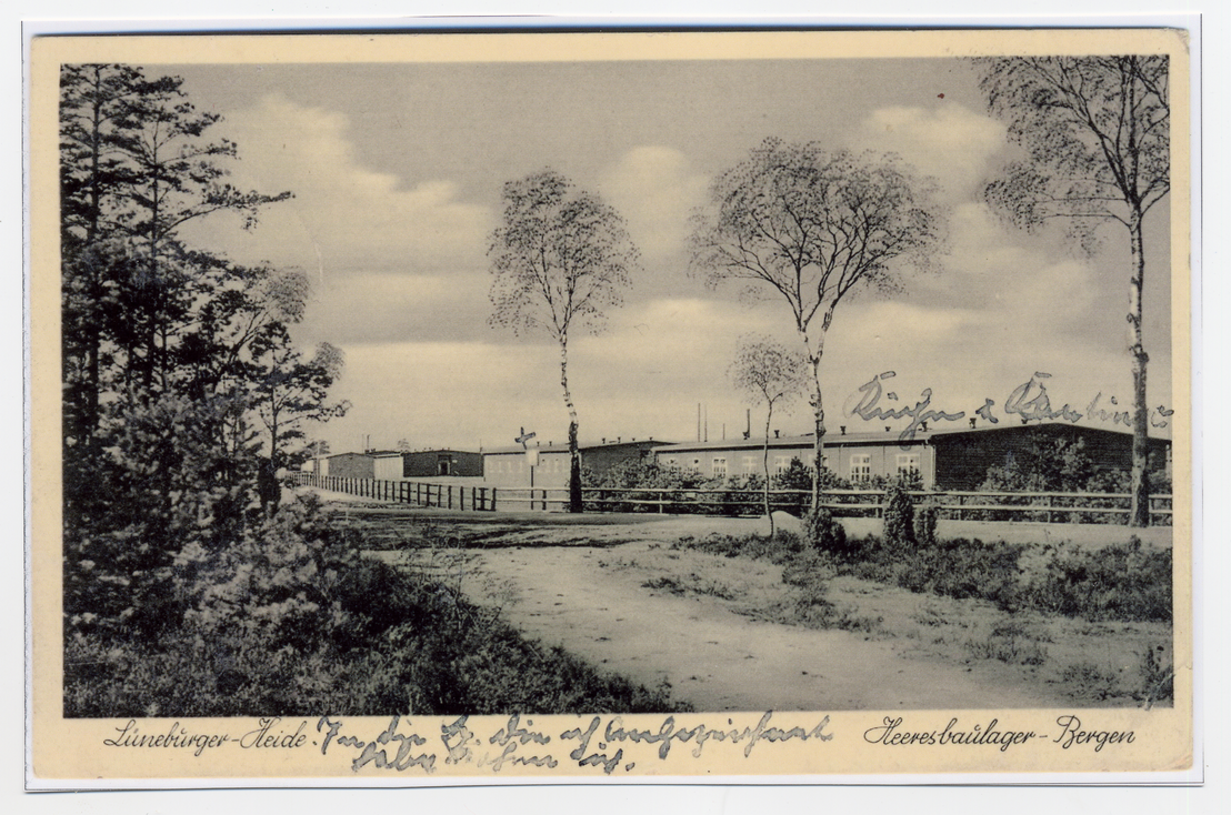 Postcard of the construction workers' camp at Bergen-Belsen with handwritten commentary from the sender, 1935/1936. From the collection of Hinrich Baumann.