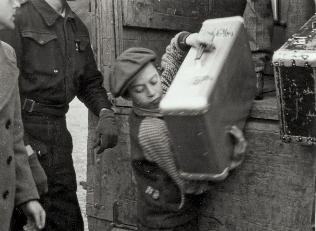 Vor der Ausreise nach Palästina, März 1947. Zippy Orlin Photograph Collection. Netherlands Institute for War Documentation, Amsterdam
