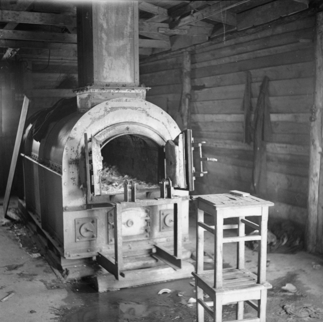 Crematorium oven, 17 April 1945. Photo by Sgt. Oakes. Imperial War Museum, London, Photograph Archive, BU 4004.